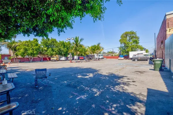 $1,600,000 | 1437 East 61st Street, Los Angeles, CA 90001