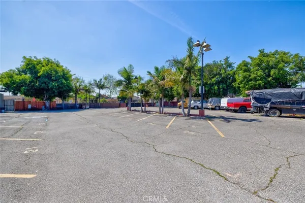$1,600,000 | 1437 East 61st Street, Los Angeles, CA 90001