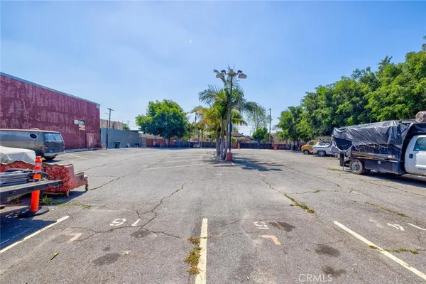 $1,600,000 | 1437 East 61st Street, Los Angeles, CA 90001
