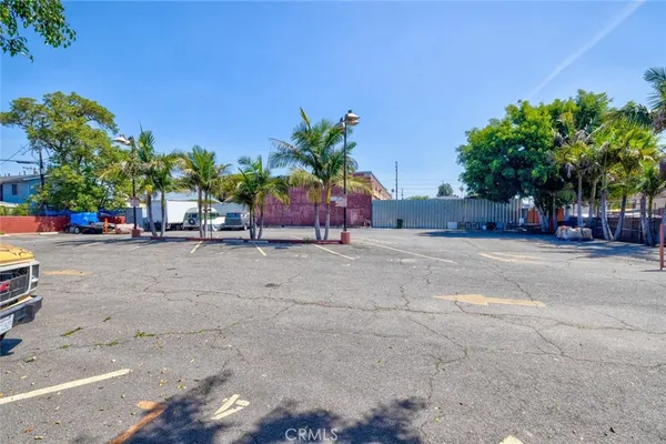 $1,600,000 | 1437 East 61st Street, Los Angeles, CA 90001