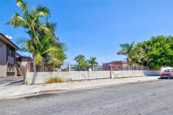 $1,600,000 | 1437 East 61st Street, Los Angeles, CA 90001