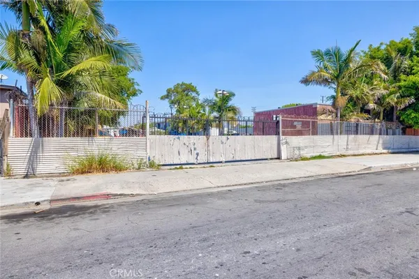 $1,600,000 | 1437 East 61st Street, Los Angeles, CA 90001