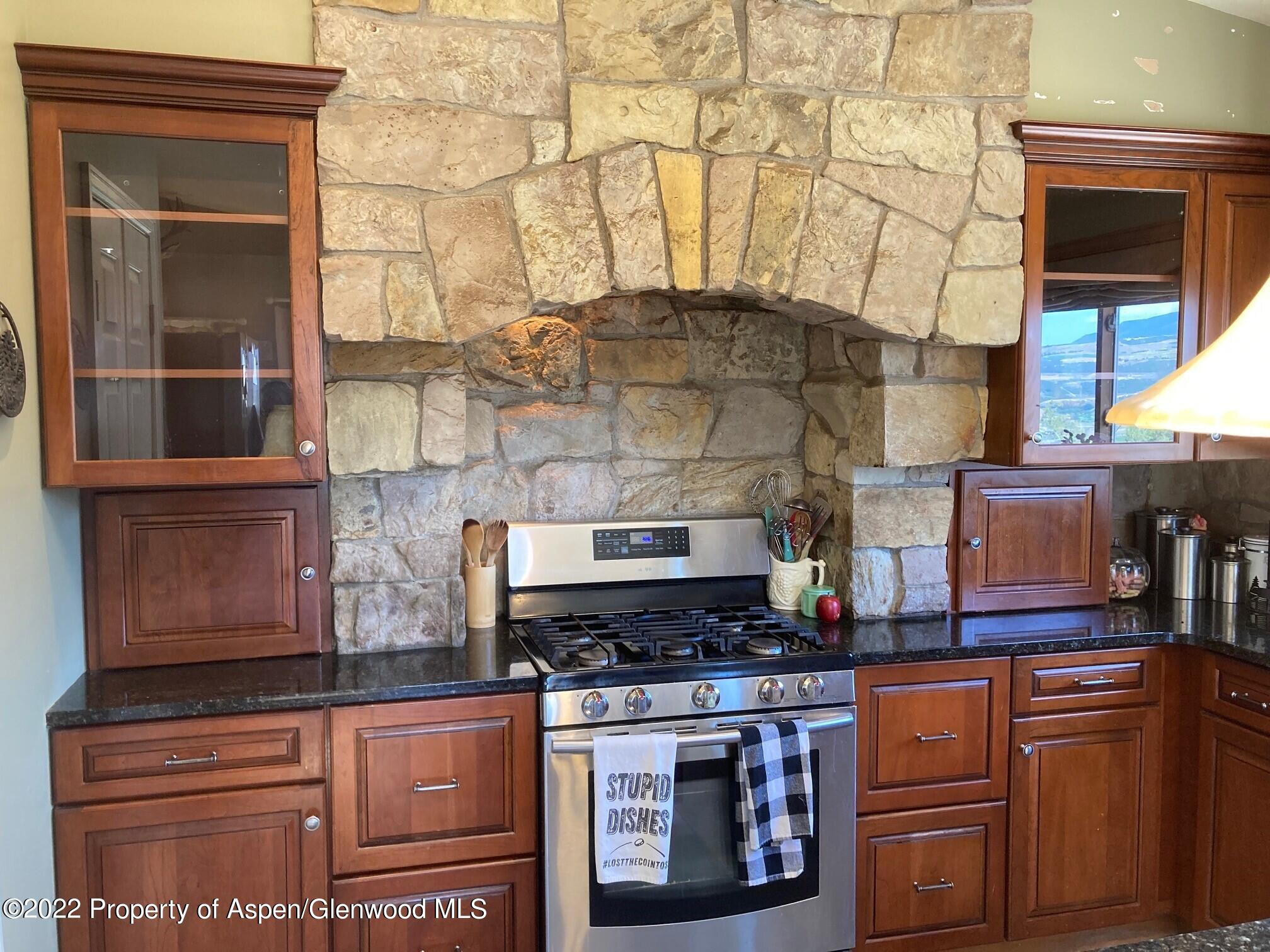 6186 County Road 320 Rifle, CO 81650 - Photo 14 of 22 14 kitchen