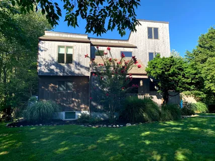 $2,300,000 | 180 South Fairview Avenue, Montauk, NY 11954