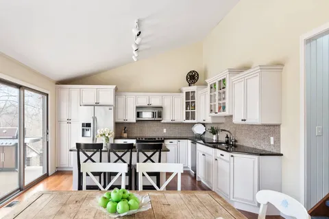 $2,300,000 | 180 South Fairview Avenue, Montauk, NY 11954