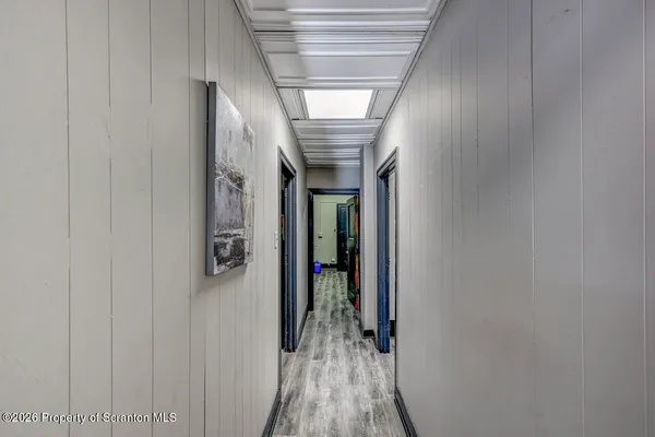 a bed room with a bed and a closet