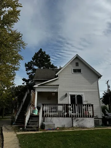 $340,000 | 40 South Walkup Avenue, Crystal Lake, IL 60014