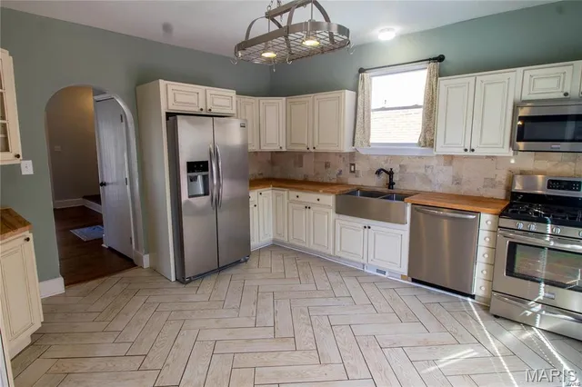 $1,550 | 2940 Kincaid Avenue, St. Louis, MO 63114