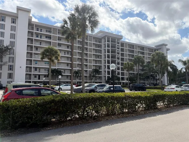 $195,000 | 3200 North Palm Aire Drive, Unit 110, Pompano Beach, FL 33069
