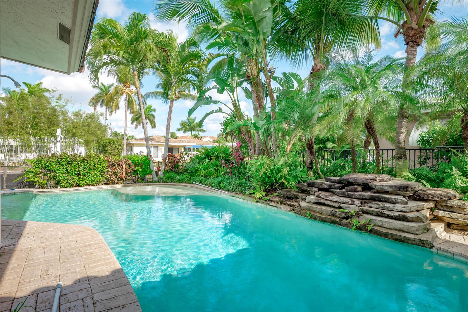 661 Lakeview Terrace Boca Raton, FL 33431 - Photo 8 of 35 032_Pool
