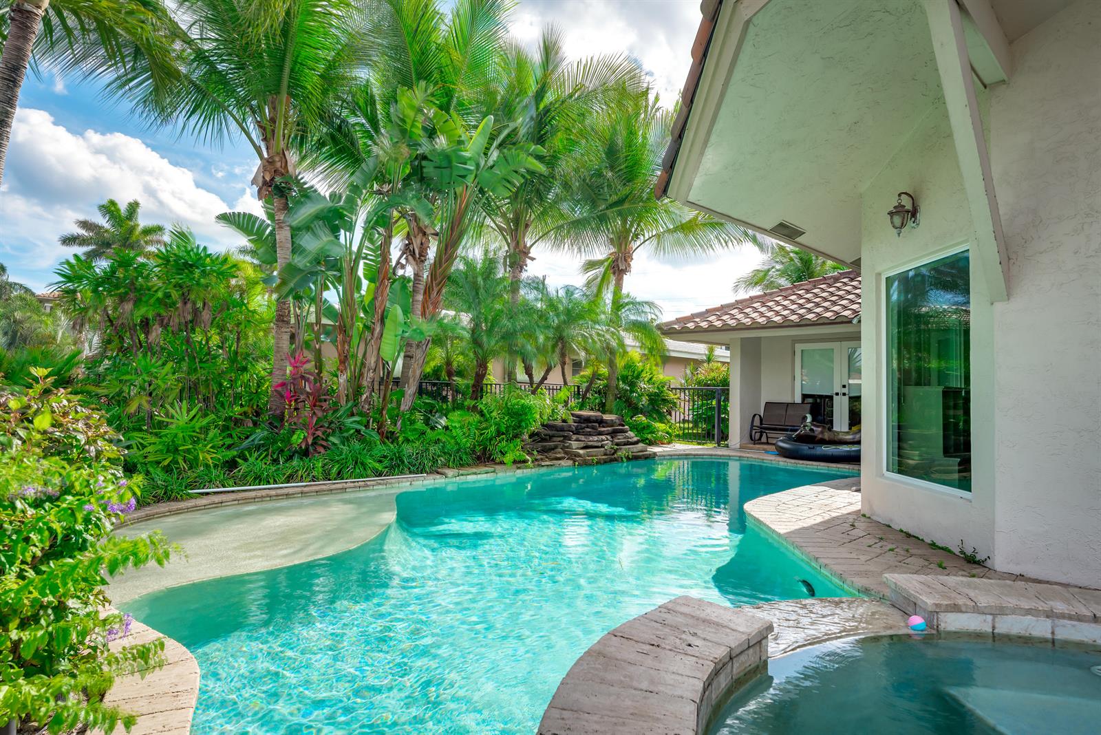 661 Lakeview Terrace Boca Raton, FL 33431 - Photo 9 of 35 031_Pool Home