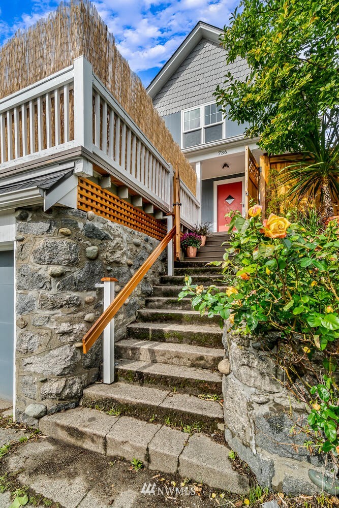 736 North 70th Street Seattle, WA 98103 - Photo 1 of 28