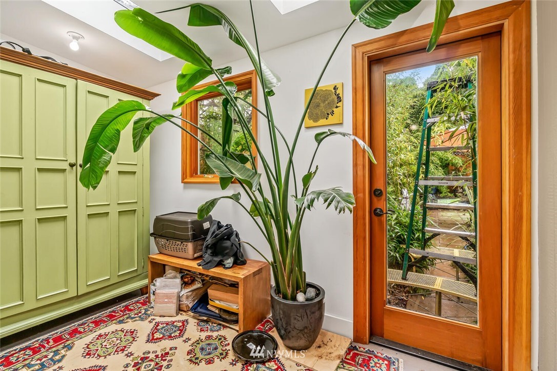 736 North 70th Street Seattle, WA 98103 - Photo 14 of 28