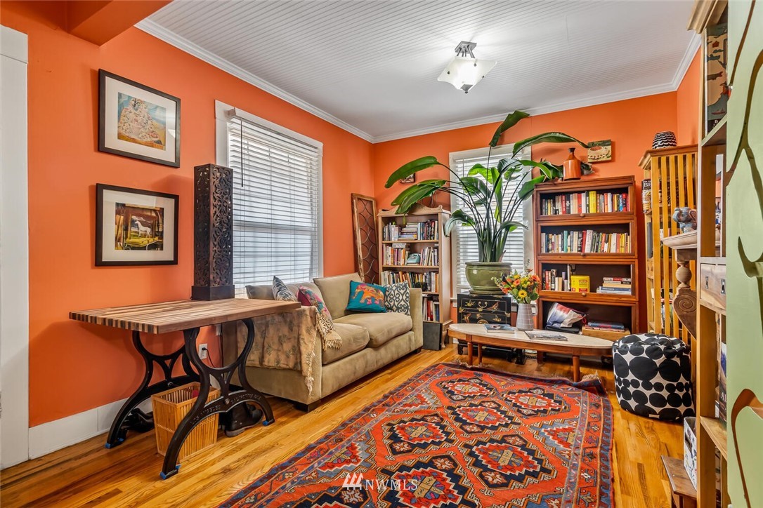 736 North 70th Street Seattle, WA 98103 - Photo 3 of 28
