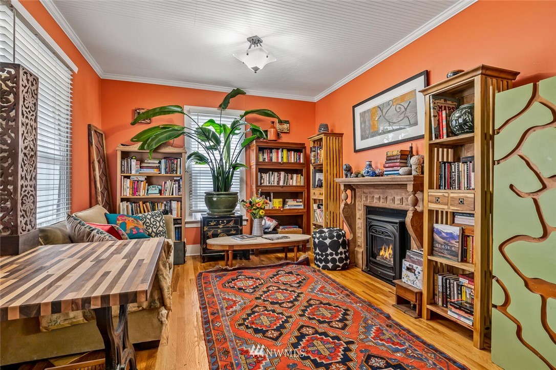 736 North 70th Street Seattle, WA 98103 - Photo 4 of 28
