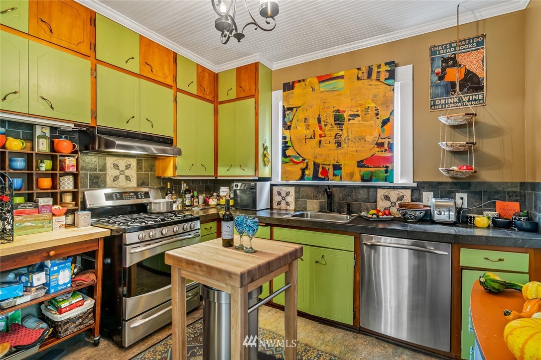 736 North 70th Street Seattle, WA 98103 - Photo 8 of 28