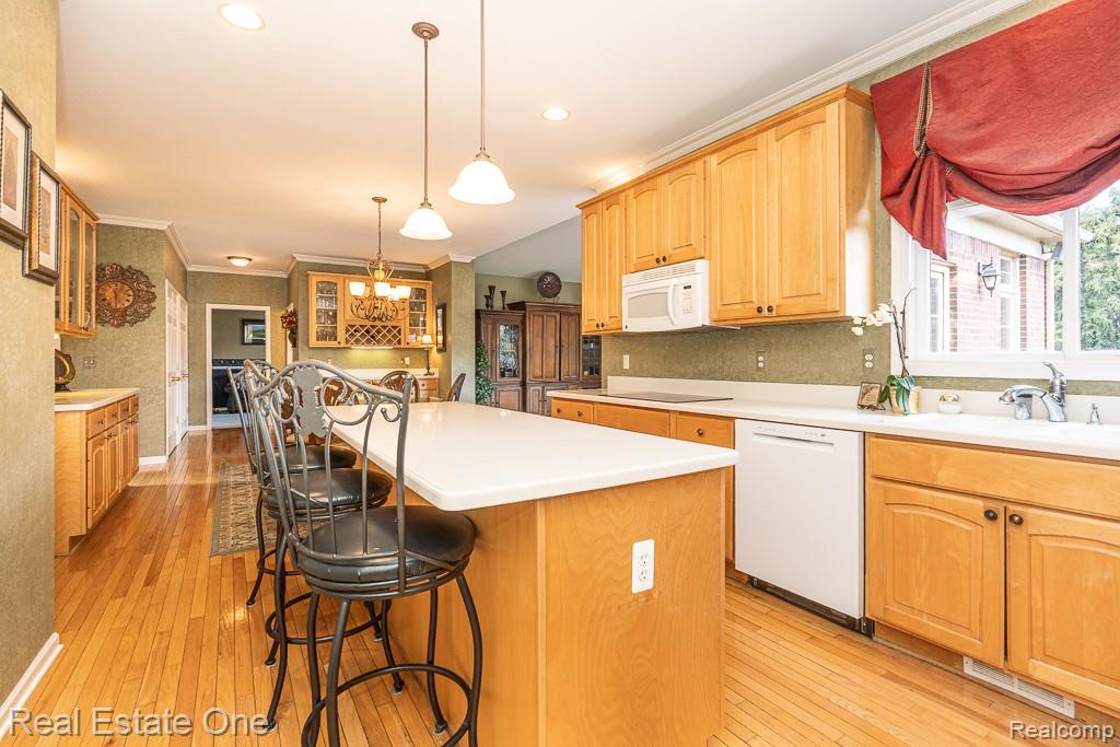 4595 Dunbar Court Rochester, MI 48306 - Photo 21 of 40 Gallery Image 21