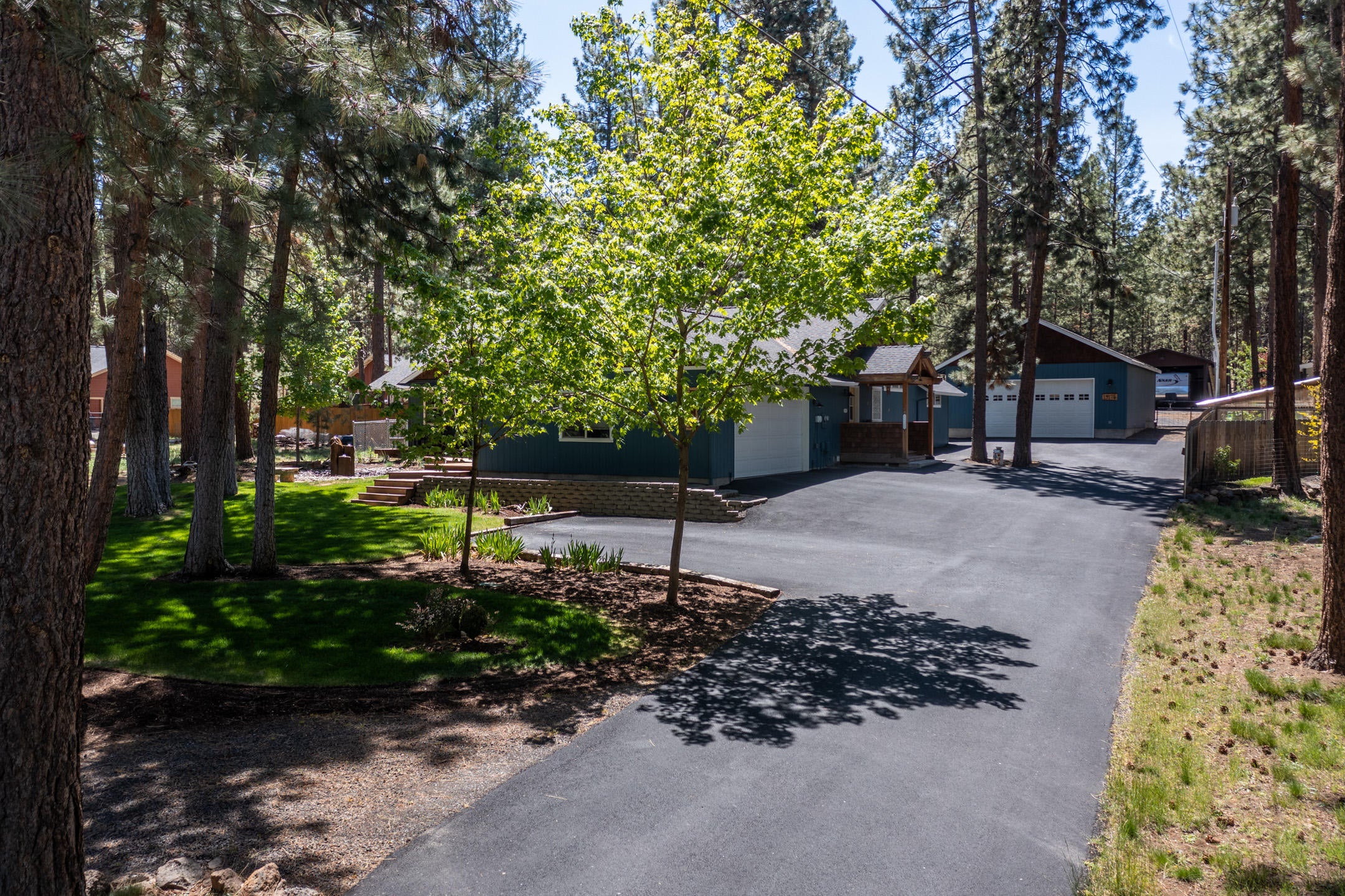 19175 Kiowa Road Bend, OR 97702 - Photo 31 of 44 Looking from street up driveway
