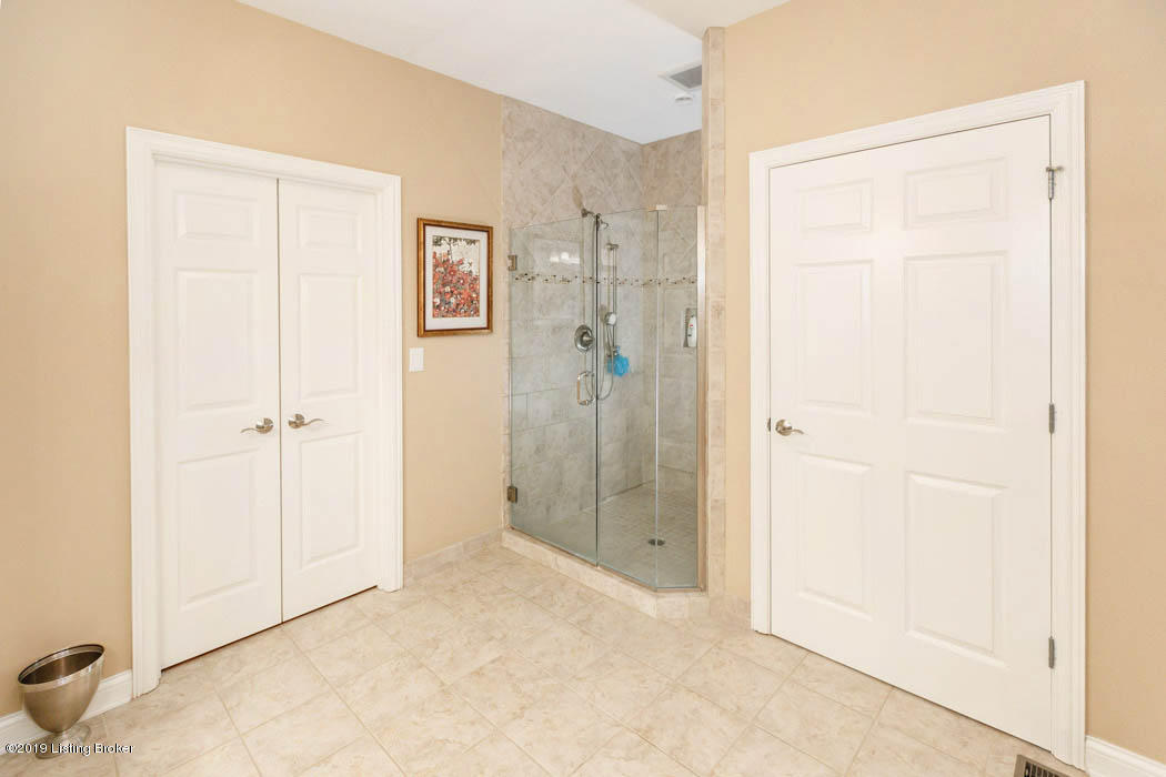 10704 Riva Road Louisville, KY 40223 - Photo 29 of 67 A6F9D4E8-4BAD-4E73-BE97-8E1E47A54392