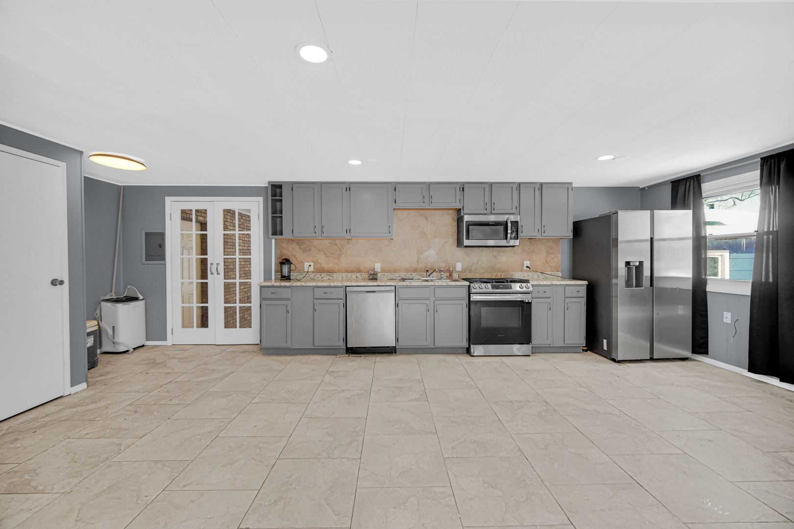 2322 West Loves Lane Crete, IL 60417 - Photo 2 of 14
