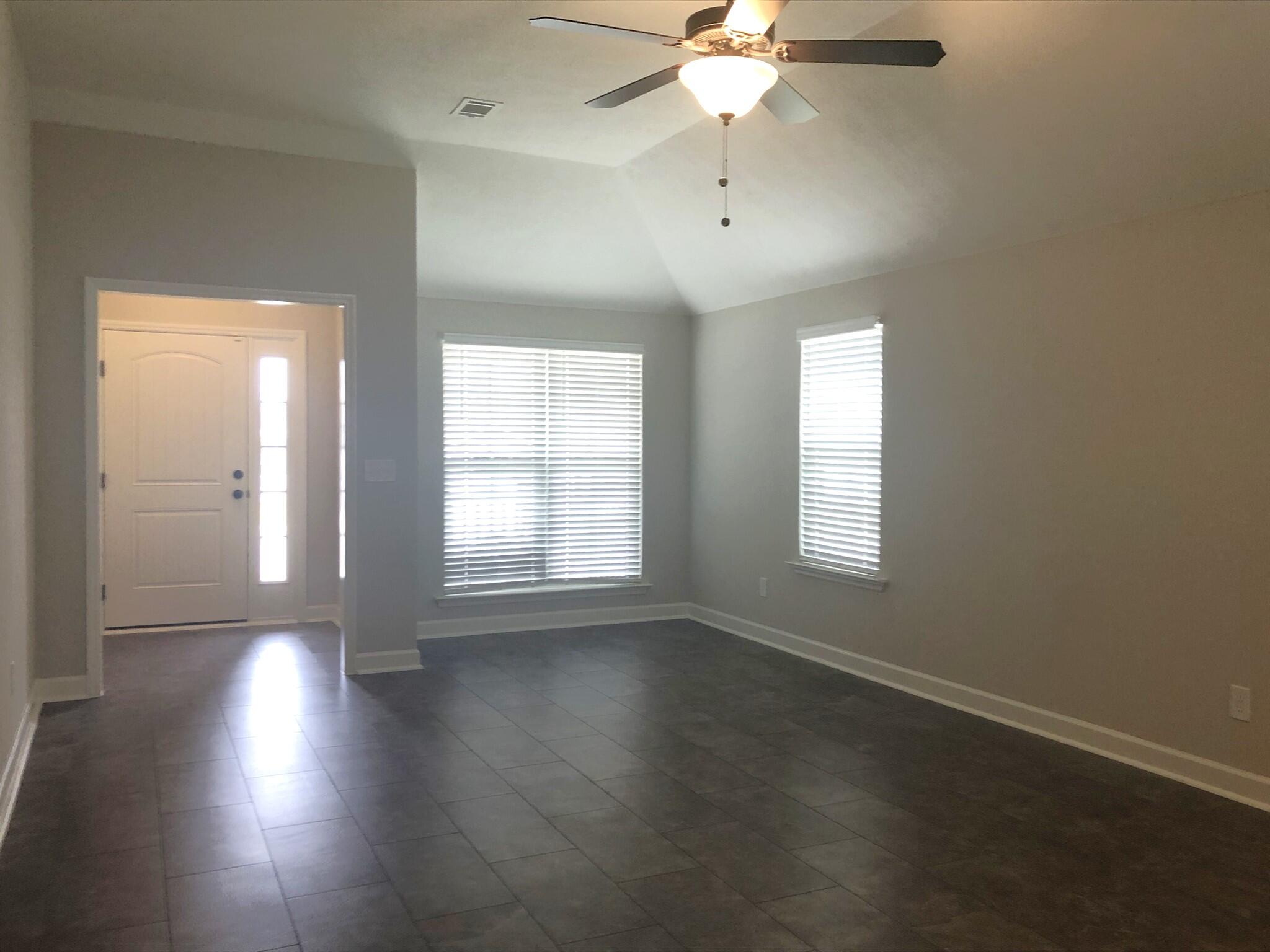 879 Goodale Drive Augusta, GA 30909 - Photo 5 of 25 Living Room 2