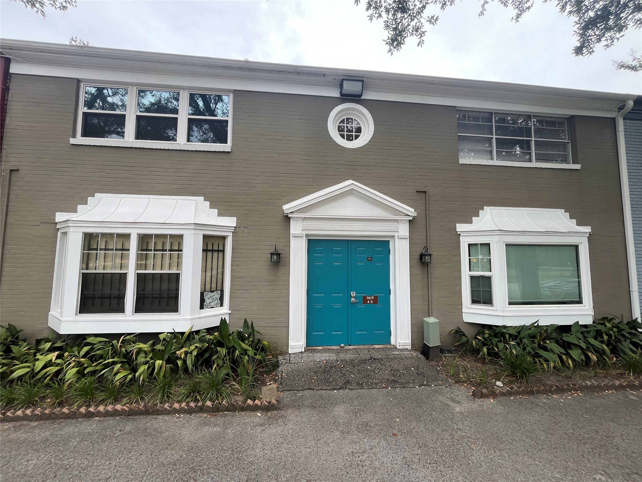 11609 Chimney Rock Road Houston, TX 77035 - Photo 1 of 11