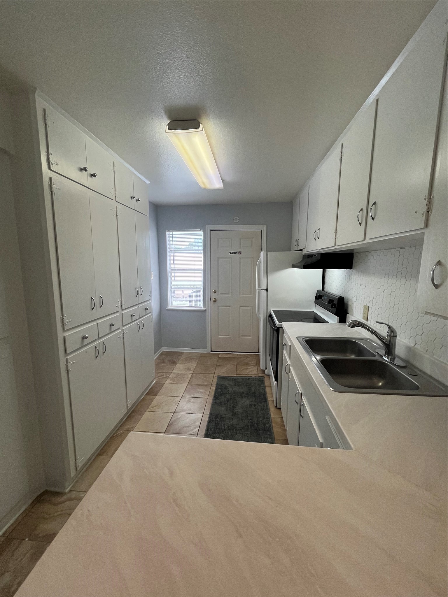 11609 Chimney Rock Road Houston, TX 77035 - Photo 4 of 11