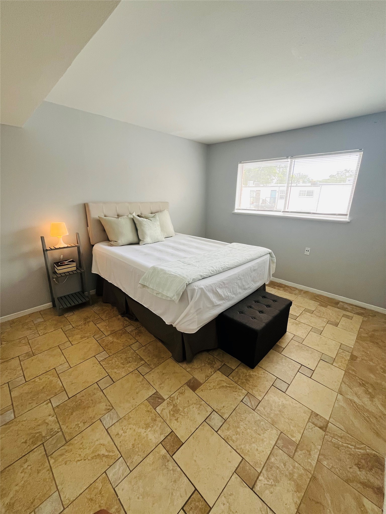11609 Chimney Rock Road Houston, TX 77035 - Photo 6 of 11