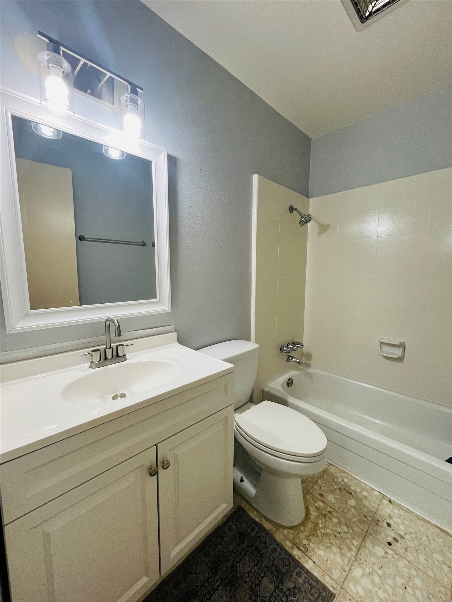 11609 Chimney Rock Road Houston, TX 77035 - Photo 7 of 11