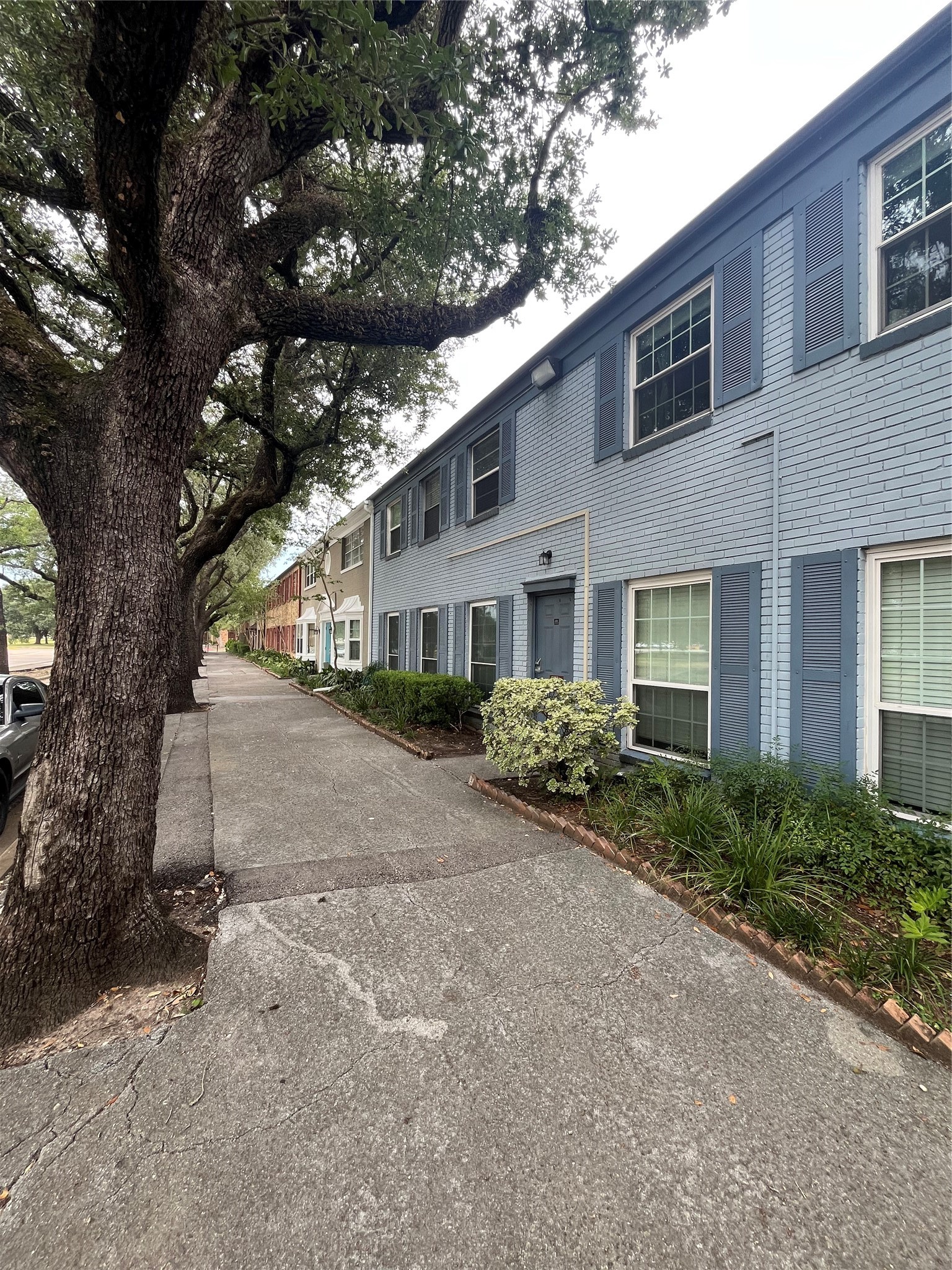 11609 Chimney Rock Road Houston, TX 77035 - Photo 10 of 11