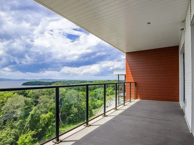 $1,500,000 | 125 Cambrian Way, Unit 605, Burlington, VT 05401