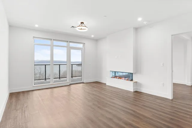 $1,500,000 | 125 Cambrian Way, Unit 605, Burlington, VT 05401