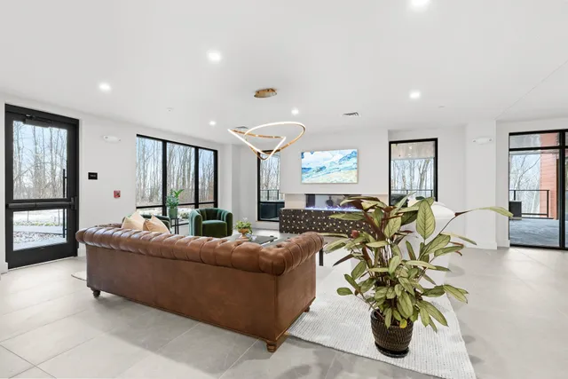 $1,500,000 | 125 Cambrian Way, Unit 605, Burlington, VT 05401