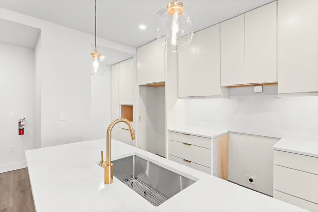 $1,500,000 | 125 Cambrian Way, Unit 605, Burlington, VT 05401