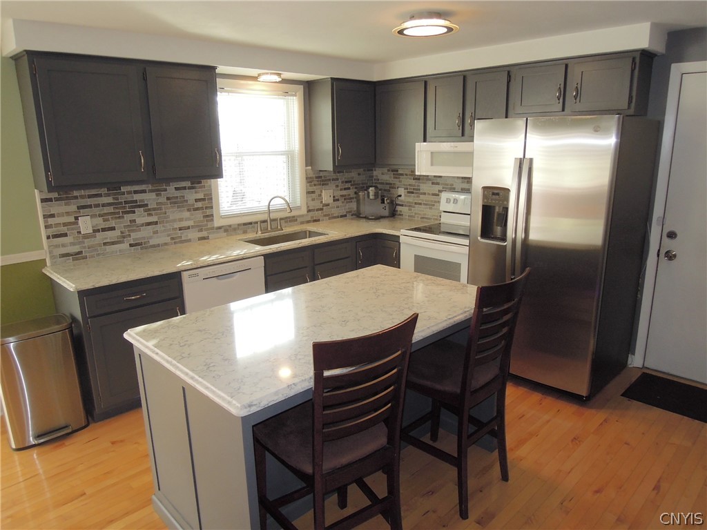 5065 Hackberry Lane Clay, NY 13041 - Photo 3 of 50