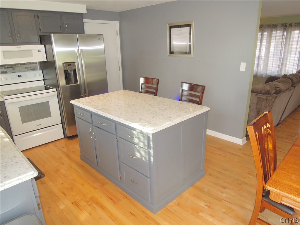 5065 Hackberry Lane Clay, NY 13041 - Photo 7 of 50