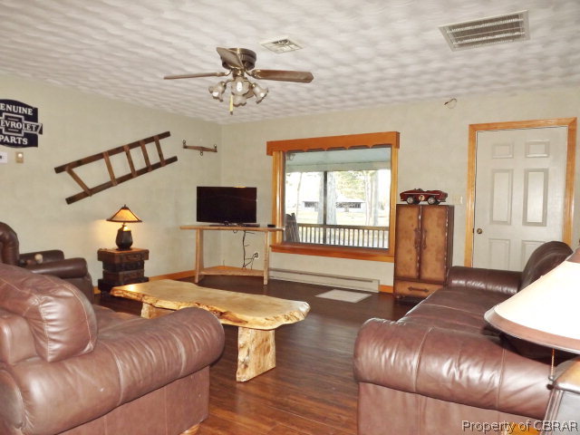 6733 Belroi Road Gloucester, VA 23061 - Photo 6 of 13