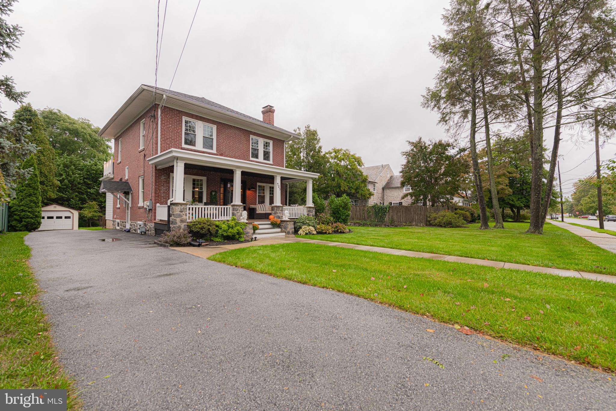 905 Gay Street Phoenixville, PA 19460 - Photo 2 of 47