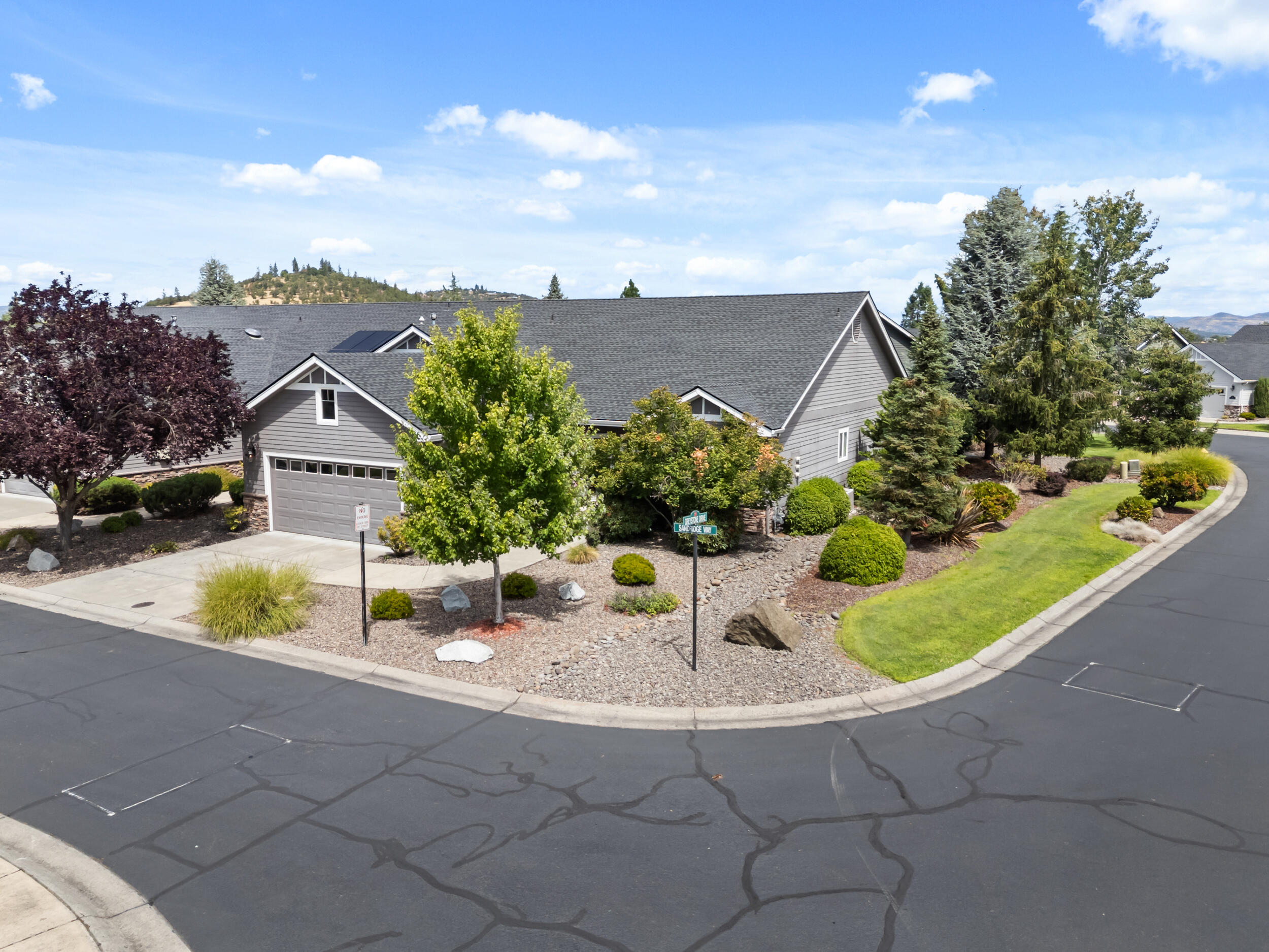 _115 Sandridge Way_ Eagle Point-Dr-02