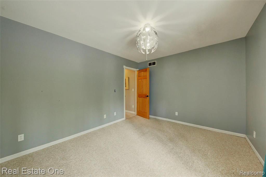 9344 Spicer Road Whitmore Lake, MI 48189 - Photo 64 of 85 Gallery Image 64