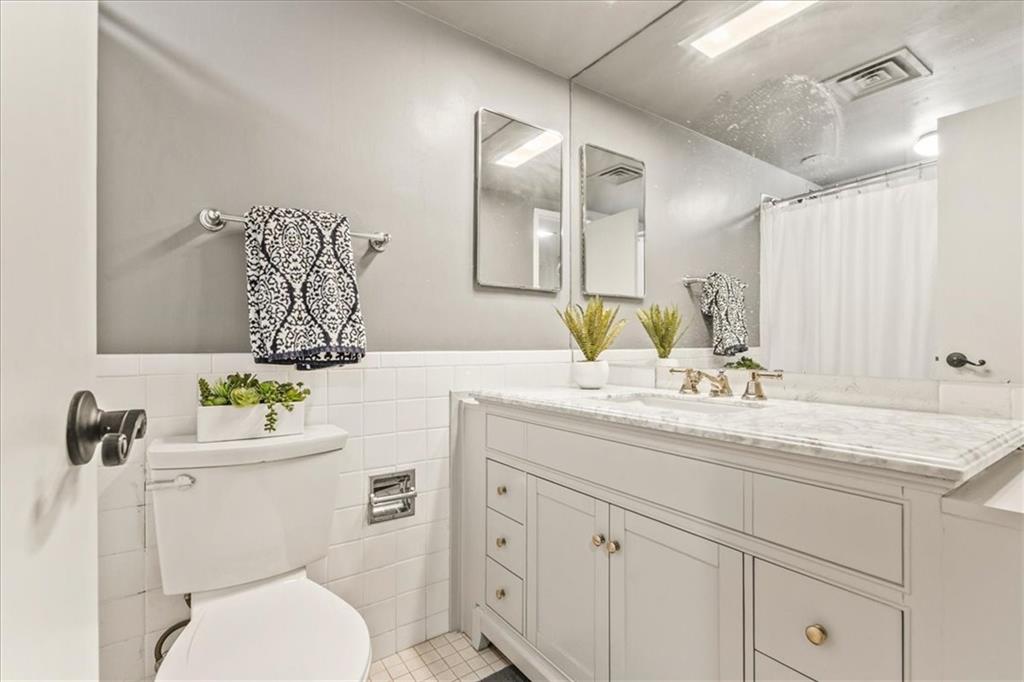 4545 Wornall Road, Unit 400 Kansas City, MO 64111 - Photo 11 of 13