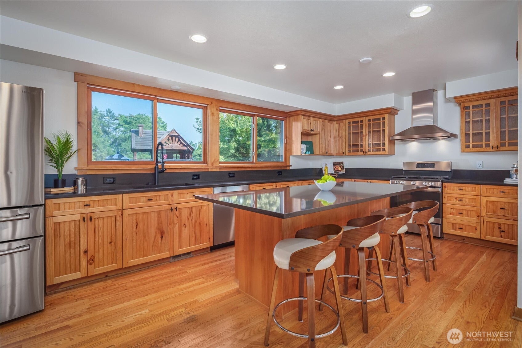 937 North 71st Street Seattle, WA 98103 - Photo 13 of 40