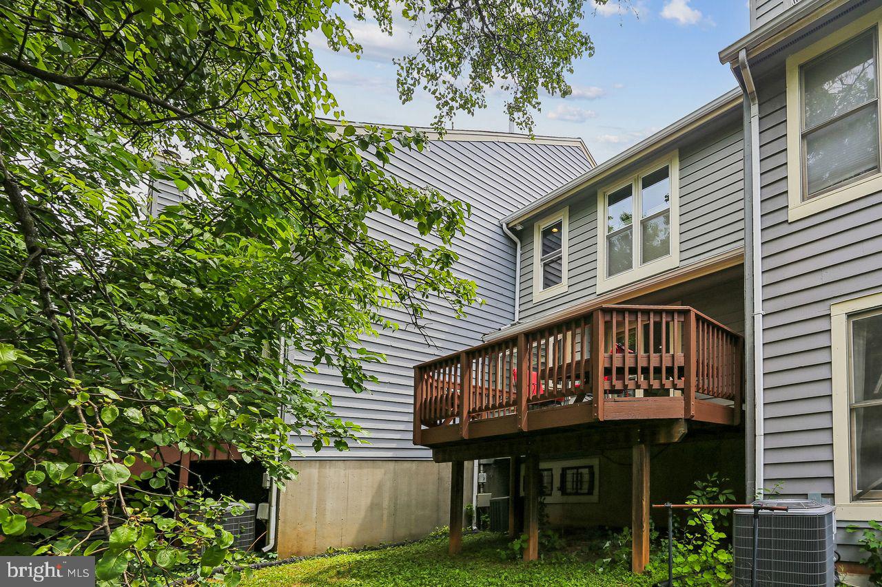 11333 Orchard Lane Reston, VA 20190 - Photo 36 of 41