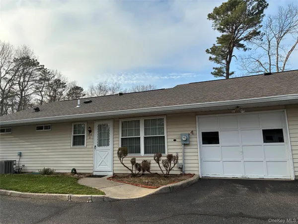 $2,750 | 353 Woodbridge Drive, Ridge, NY 11961