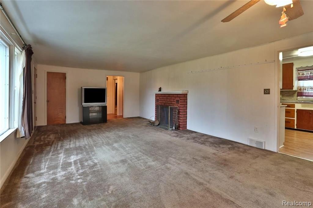 8927 Bunton Road Willis, MI 48191 - Photo 4 of 25