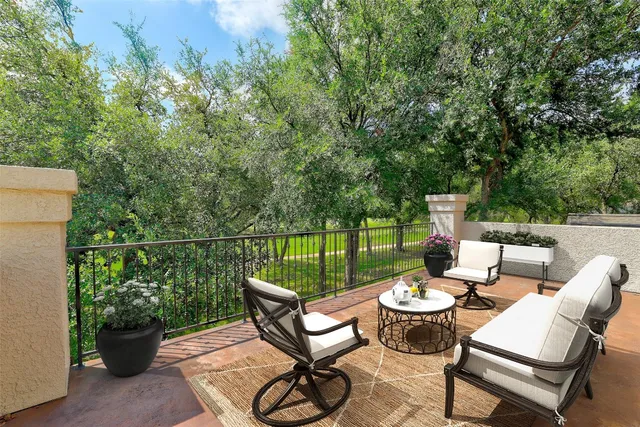 a view of building with outdoor space