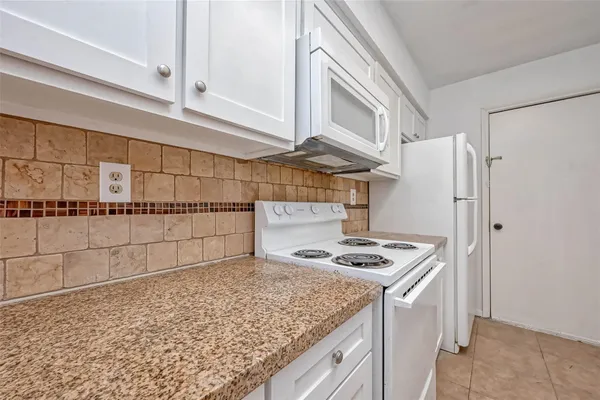 $1,400 | 8299 Cambridge Street, Unit 1705, Houston, TX 77054