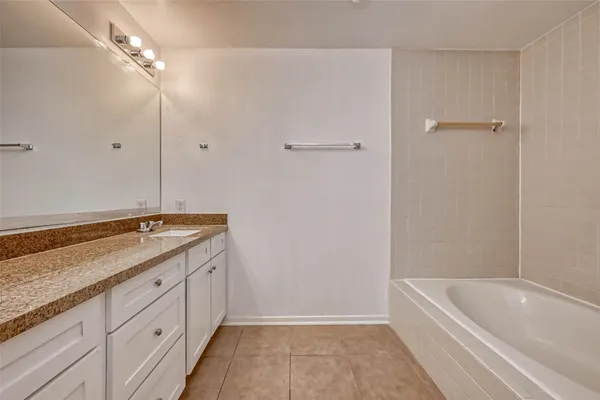 $1,400 | 8299 Cambridge Street, Unit 1705, Houston, TX 77054