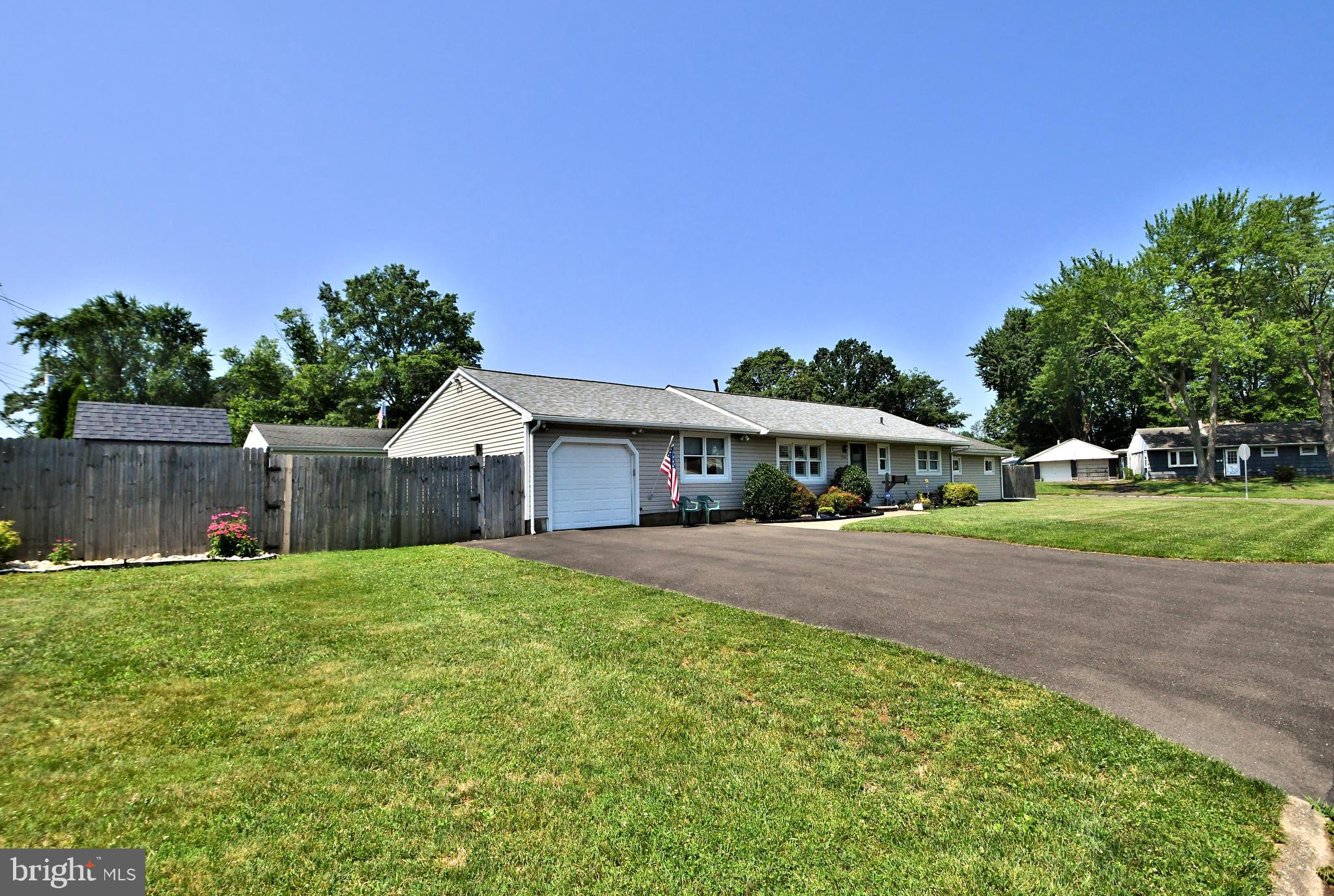 1016 Harding Road Southampton, PA 18966 - Photo 2 of 65 Gallery Image 2