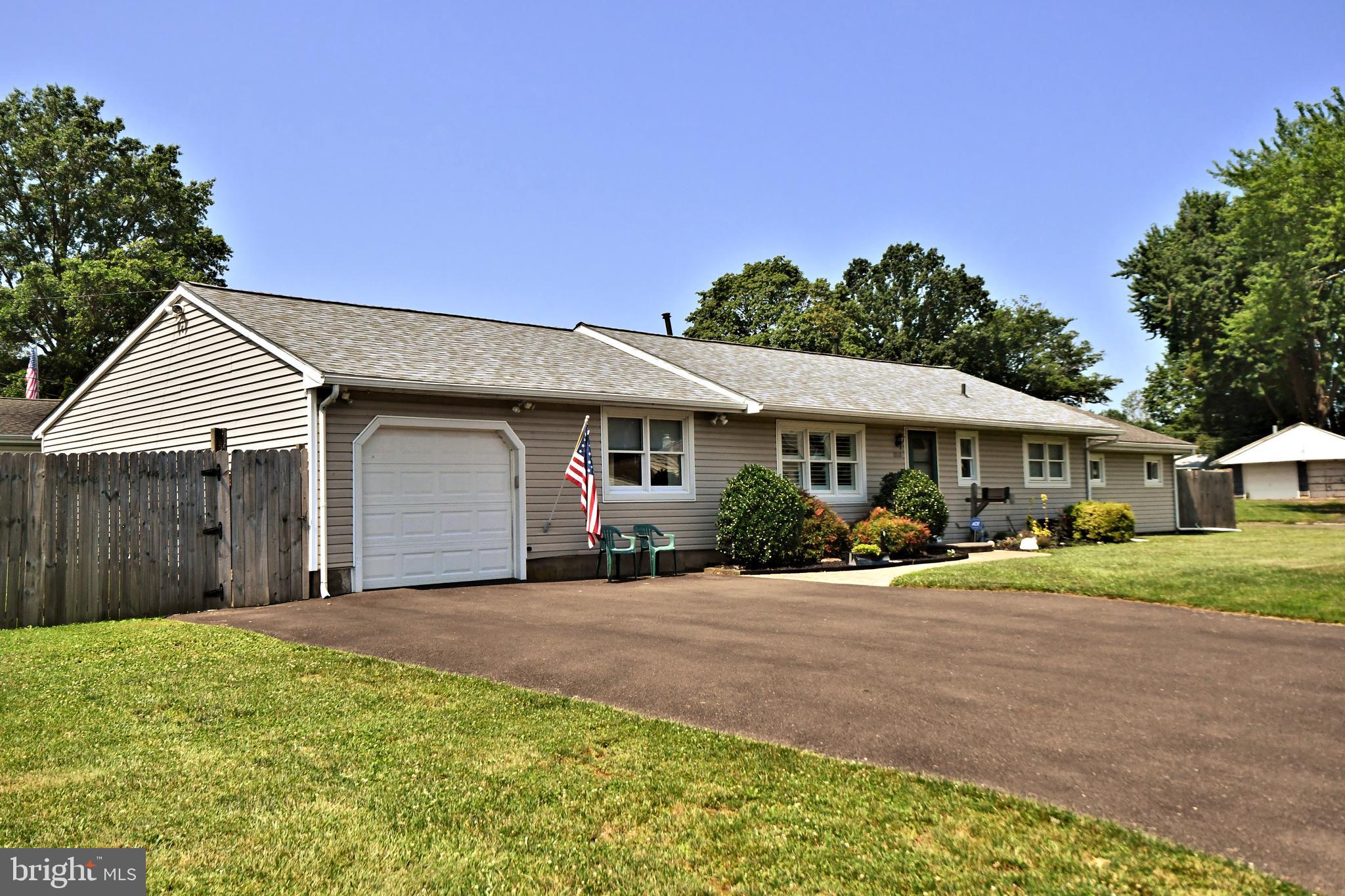 1016 Harding Road Southampton, PA 18966 - Photo 3 of 65 Gallery Image 3